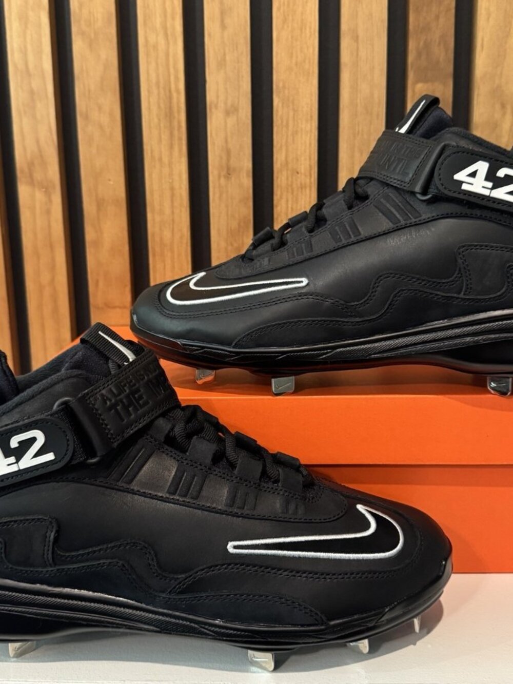 SIZE 10.5 - Nike Air Griffey Max 1 Jackie Robinson Day Metal Baseball Cleats BLK